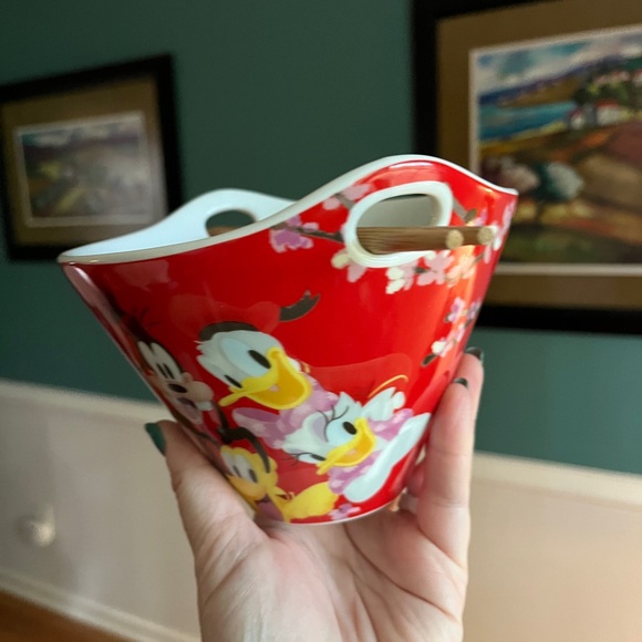 Disney ramen noodle bowl with chopsticks - Picture 3 of 10